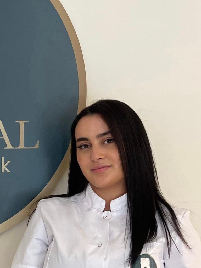 Asmaa Atrari, Mondhygiënist